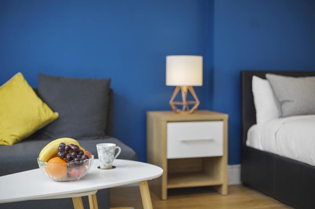 Studio Apartment By Homely Stays ลอนดอน ภายนอก รูปภาพ