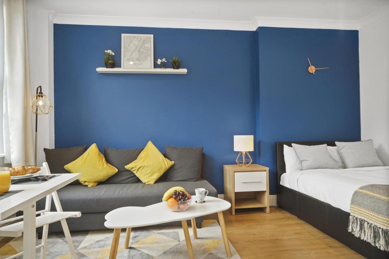 Studio Apartment By Homely Stays ลอนดอน ภายนอก รูปภาพ