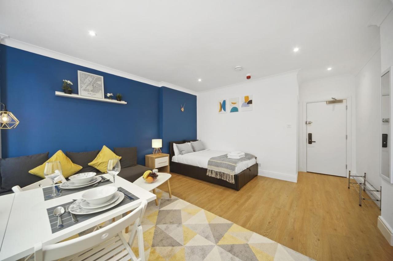 Studio Apartment By Homely Stays ลอนดอน ภายนอก รูปภาพ